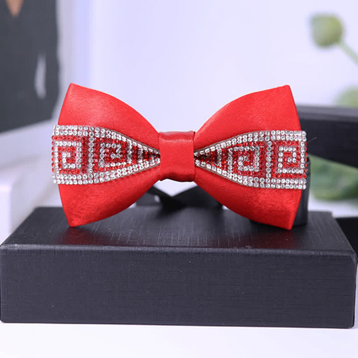 Pajarita para hombre con piedras brillantes y base negra