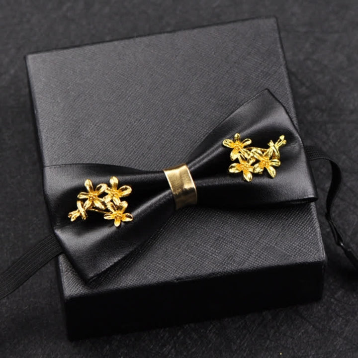 Pajarita de cuero sintético negro con detalles de flores de metal dorado para hombre
