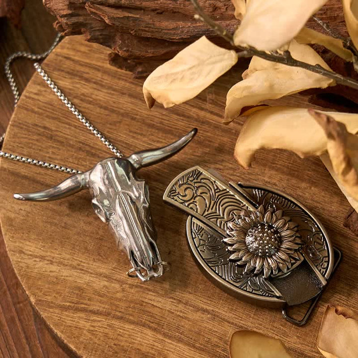 Conjunto de anillo con rosa y colgante de toro con hebilla de cinturón y cuchillo oculto de girasol