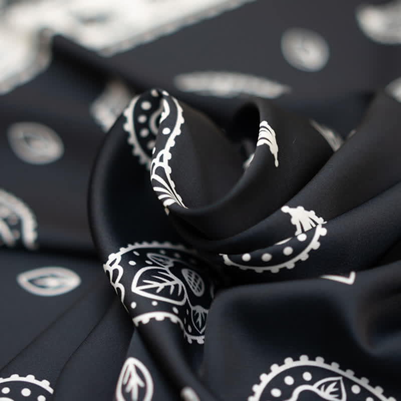 Bufanda cuadrada grande y elegante con estampado clásico de cachemira en estilo británico