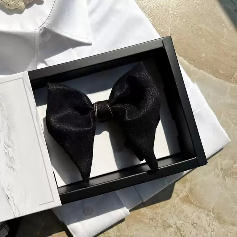 Pajarita formal de gran tamaño con diseño de mariposa en color negro para hombre