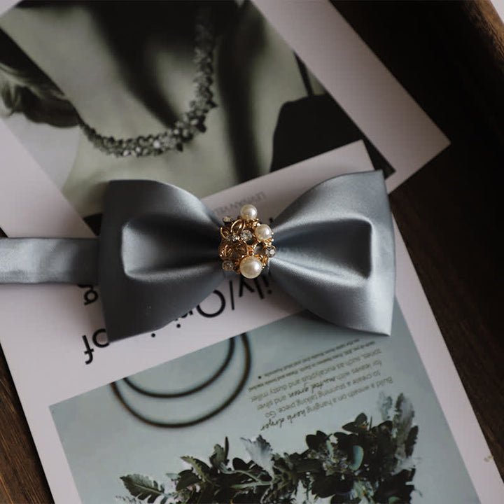 Pajarita de hombre con flores doradas y perlas de imitación