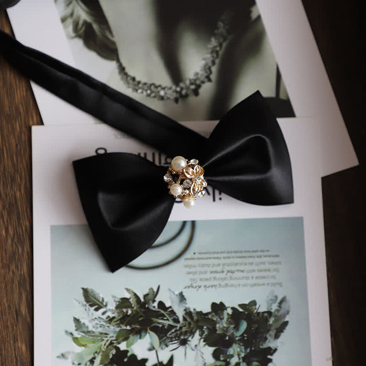 Pajarita de hombre con flores doradas y perlas de imitación