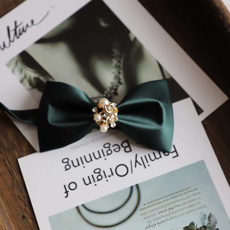 Pajarita de hombre con flores doradas y perlas de imitación