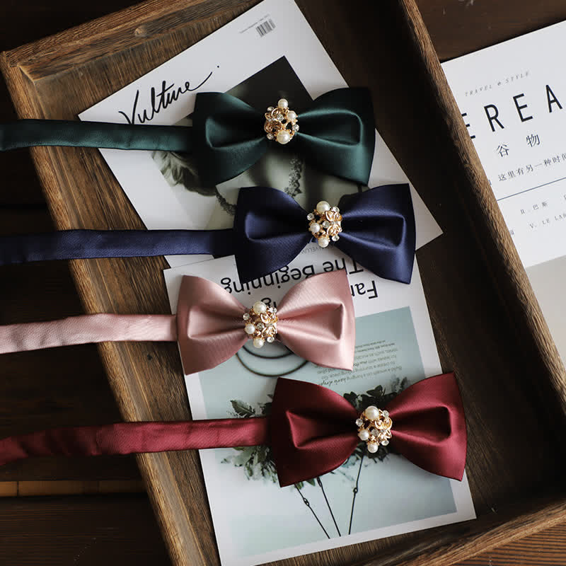 Pajarita de hombre con flores doradas y perlas de imitación