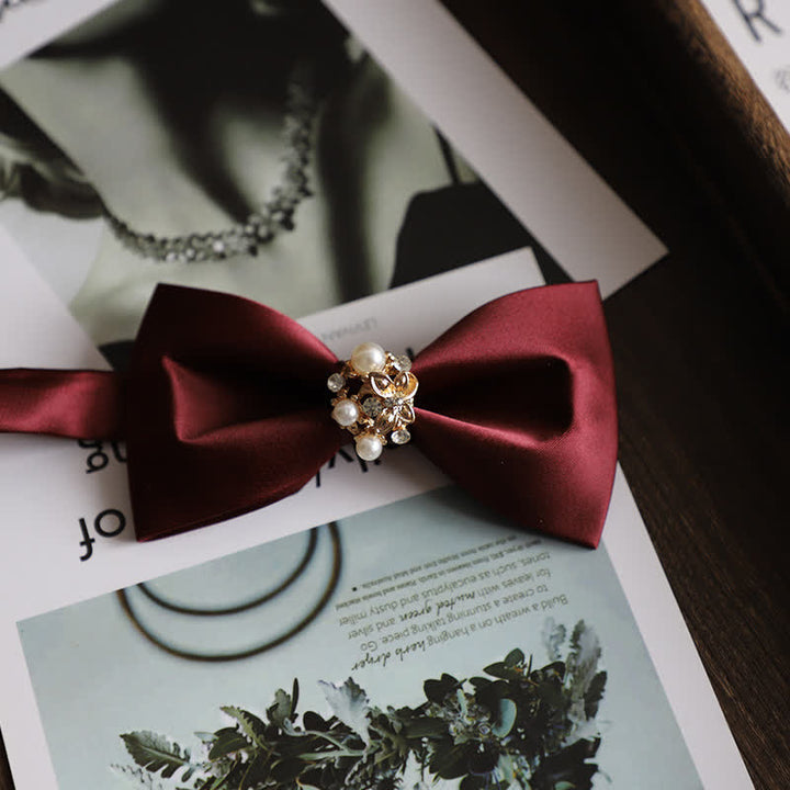 Pajarita de hombre con flores doradas y perlas de imitación