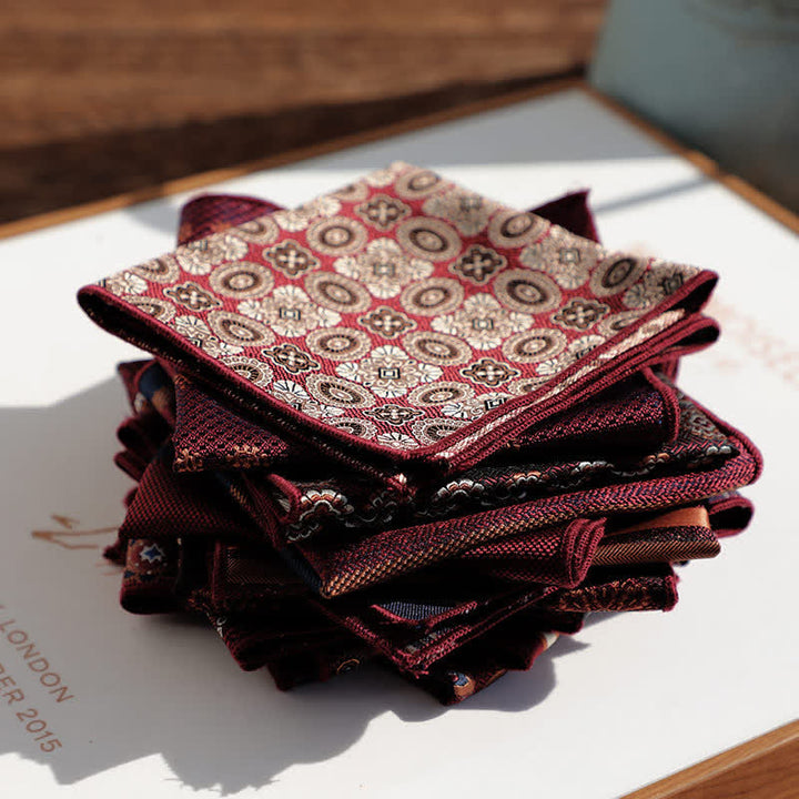 Pañuelo de bolsillo con estampado geométrico a rayas de la serie Burgundy para hombre