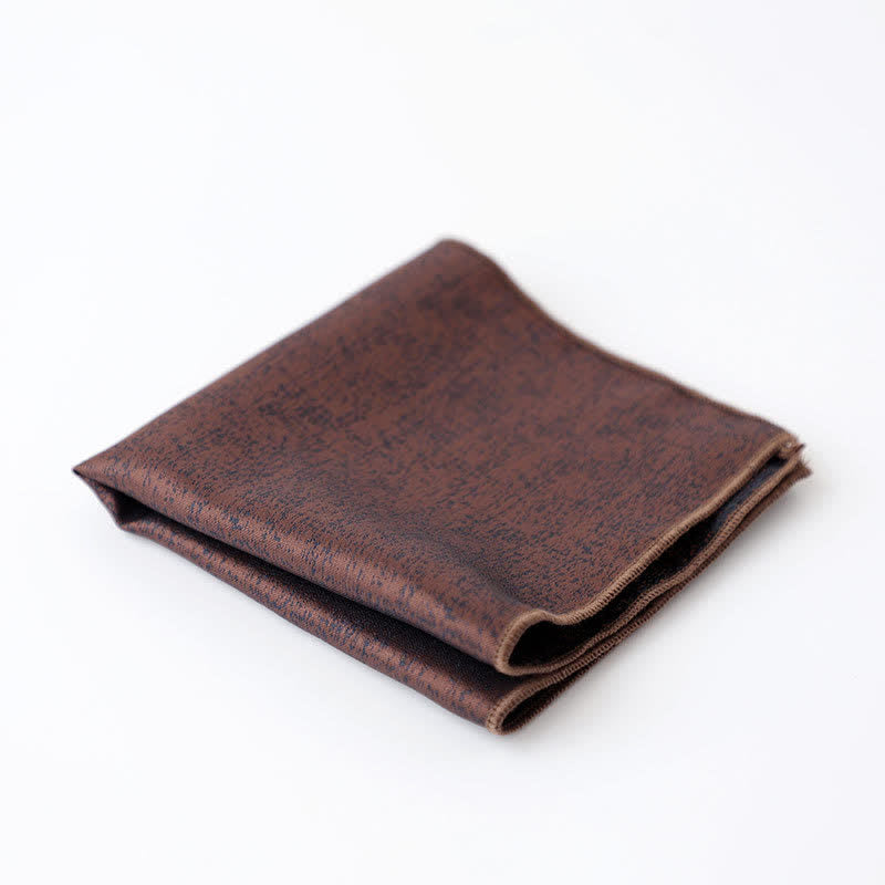 Pañuelo de bolsillo para hombre con estampado oscuro sutil y de color liso