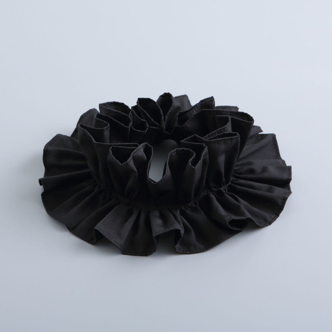 Camisa con cuello alto, fruncido y pliegues y cuello falso desmontable