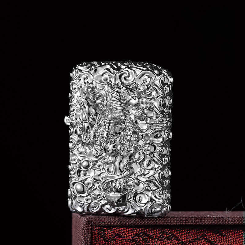 Encendedor de queroseno recargable con tallado de animales salvajes míticos