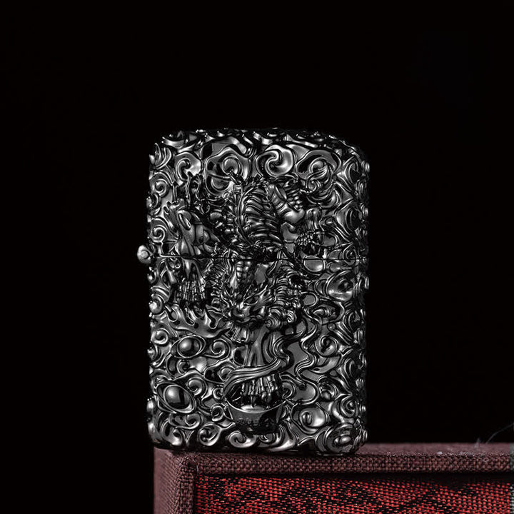 Encendedor de queroseno recargable con tallado de animales salvajes míticos