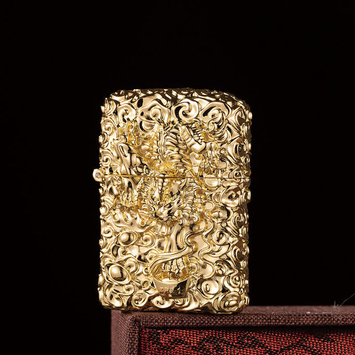 Encendedor de queroseno recargable con tallado de animales salvajes míticos