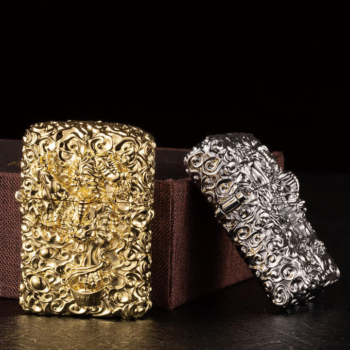 Encendedor de queroseno recargable con tallado de animales salvajes míticos