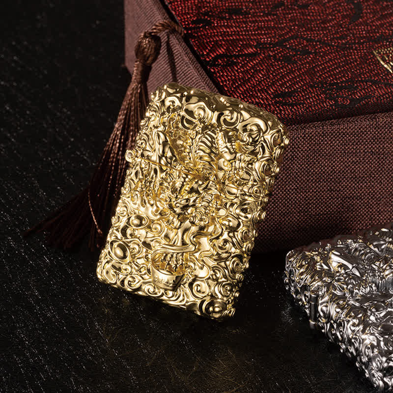 Encendedor de queroseno recargable con tallado de animales salvajes míticos