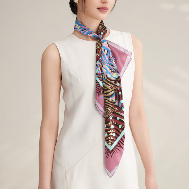 Bufanda fina de seda con estampado de cuatro hojas para mujer