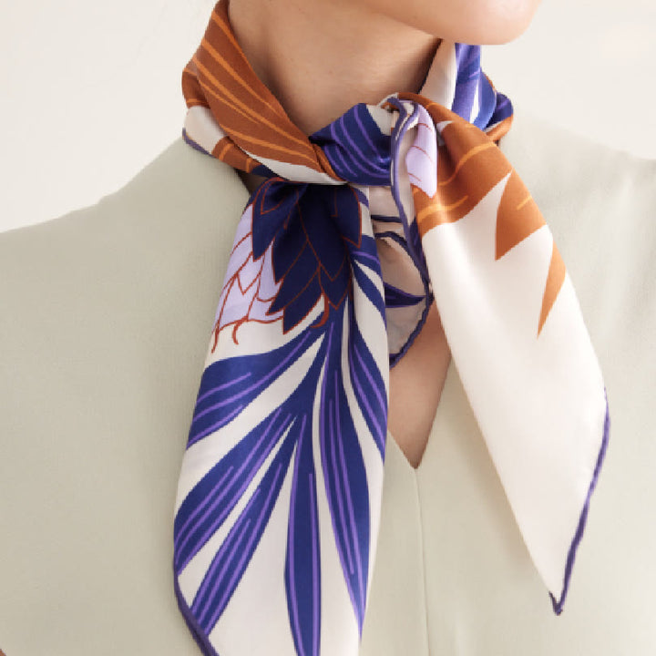 Bufanda fina de seda con estampado floral Protea para mujer