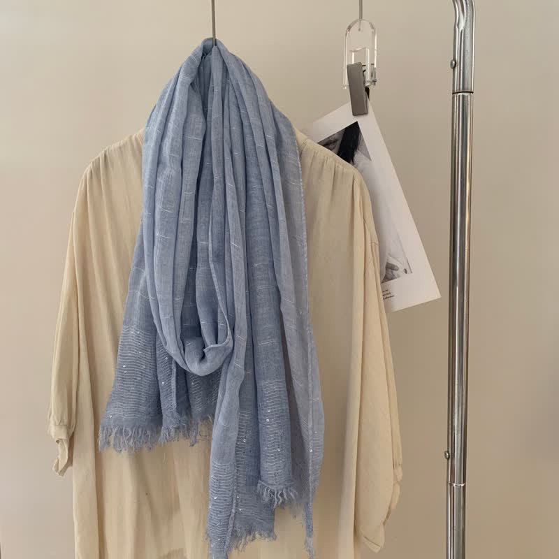 Bufanda fina de color liso con lentejuelas teñidas y sucias