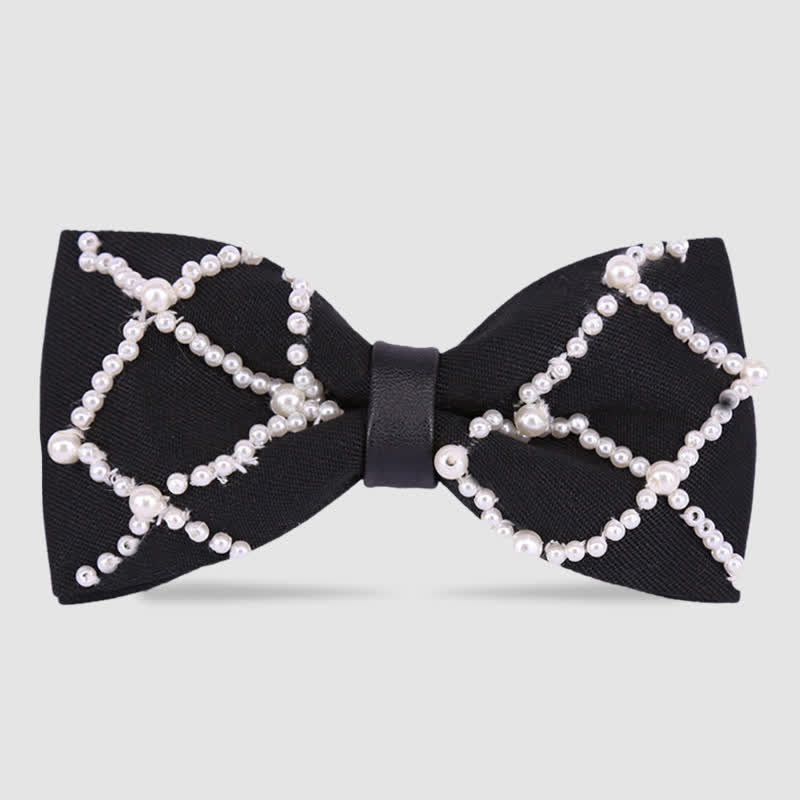 Elegante pajarita de perlas blancas y negras bordadas a mano