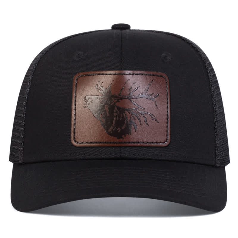 Gorra de camionero con parche de etiqueta de cuero y cabeza de ciervo grande