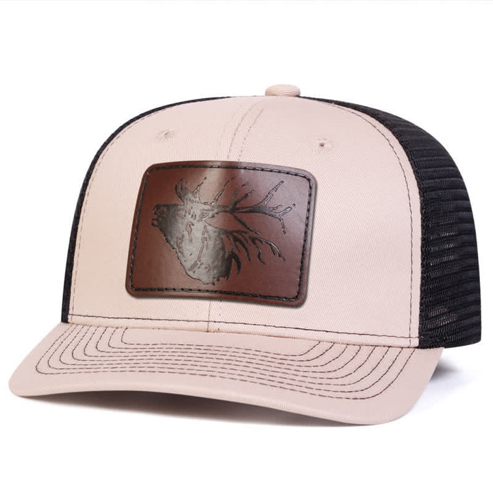 Gorra de camionero con parche de etiqueta de cuero y cabeza de ciervo grande