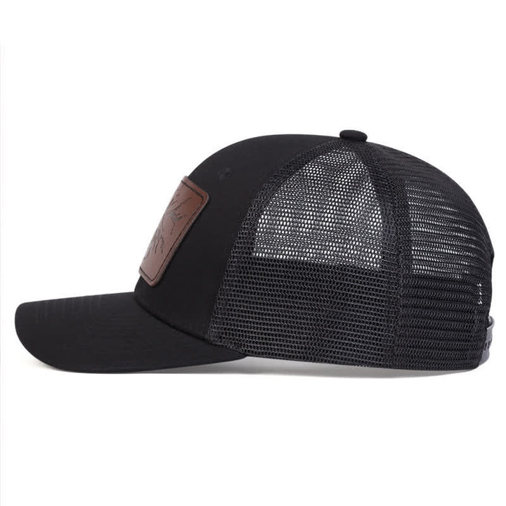 Gorra de camionero con parche de etiqueta de cuero y cabeza de ciervo grande