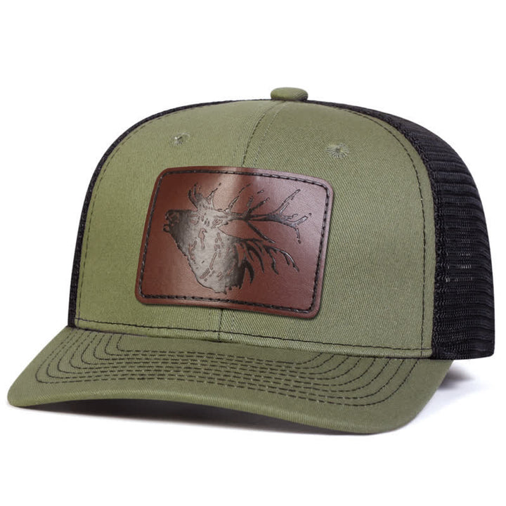 Gorra de camionero con parche de etiqueta de cuero y cabeza de ciervo grande