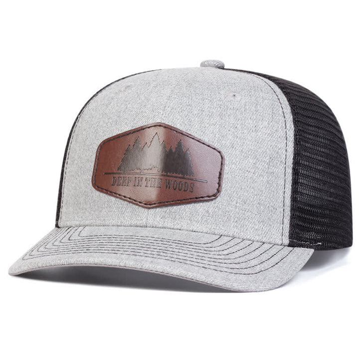 Gorra de camionero con parche de etiqueta de cuero "Deep In The Woods"