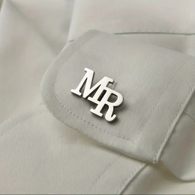 Juego de 1 par de gemelos de traje con cubiertas de botones y letras personalizadas.
