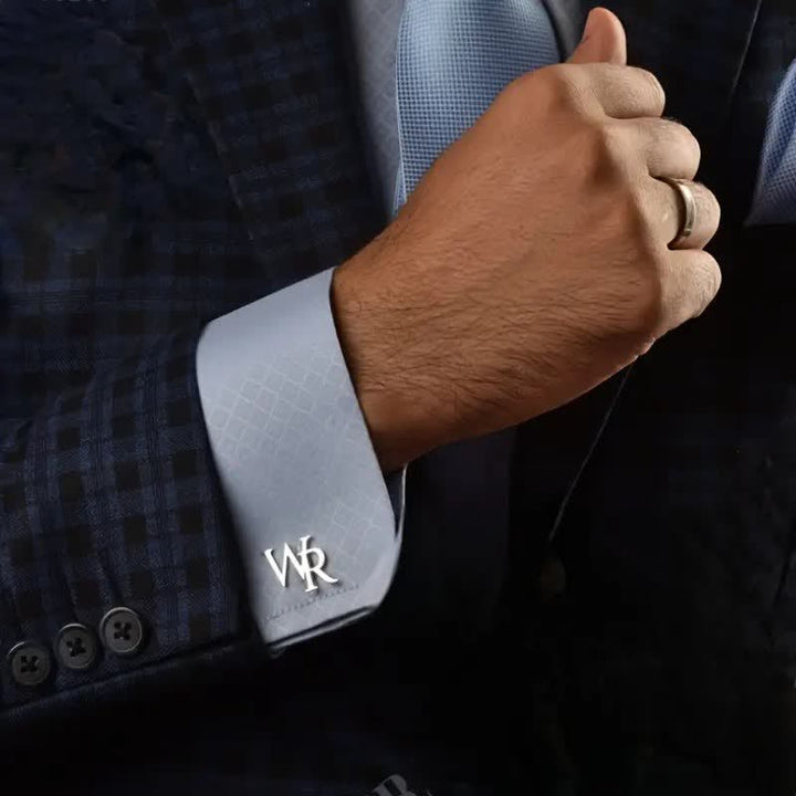 Juego de 1 par de gemelos de traje con cubiertas de botones y letras personalizadas.