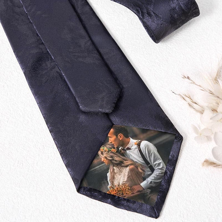Corbata de bolsillo clásica con diseño de peonía negra para hombre