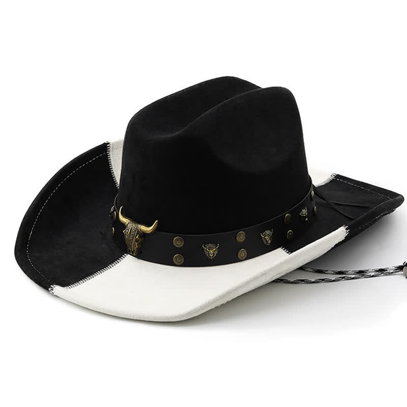 Sombrero de vaquero de ante sintético con banda de remaches de toro en blanco y negro en contraste
