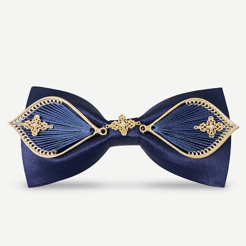 Pajarita de metal dorado con forma de fénix para hombre en azul marino