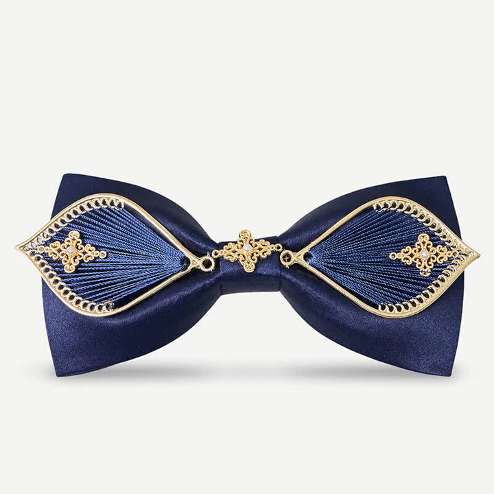 Pajarita de metal dorado con forma de fénix para hombre en azul marino