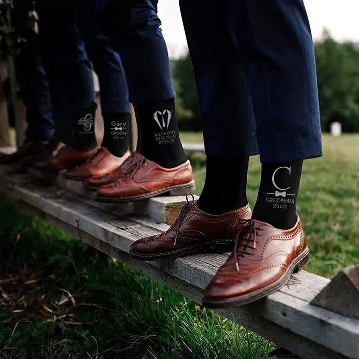 Calcetines negros personalizados para padrinos de boda con nombre para hombre