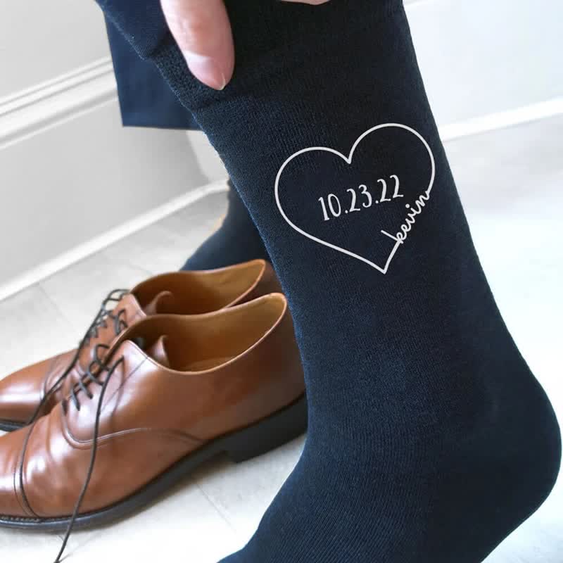 Calcetines negros personalizados para padrinos de boda con nombre para hombre