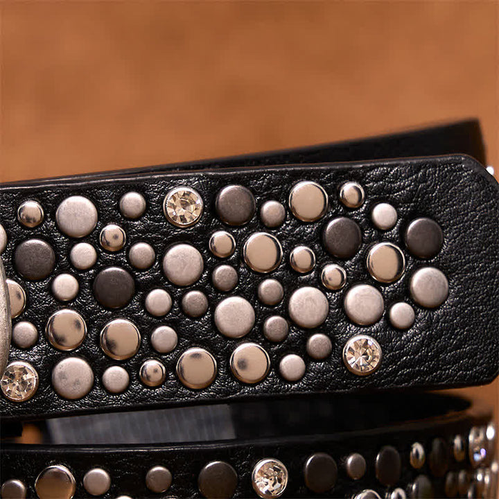 Cinturón de cuero con tachuelas y remaches redondos asimétricos estilo punk