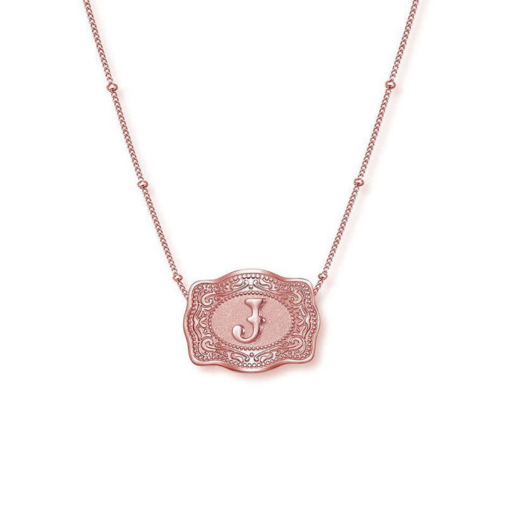 Collar con inicial en relieve en oro rosa