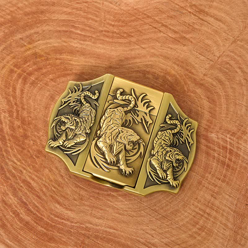 Cinturón de cuero con triple tigre de bronce para hombre con encendedor oculto