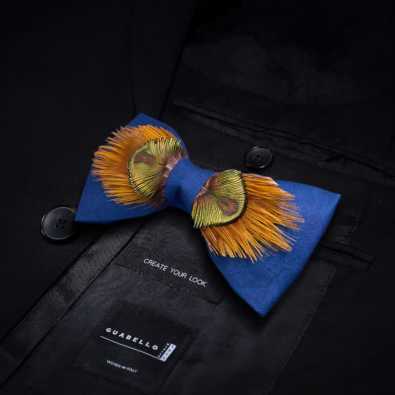 Pajarita de plumas de pavo real majestuosas azules y amarillas - image 2