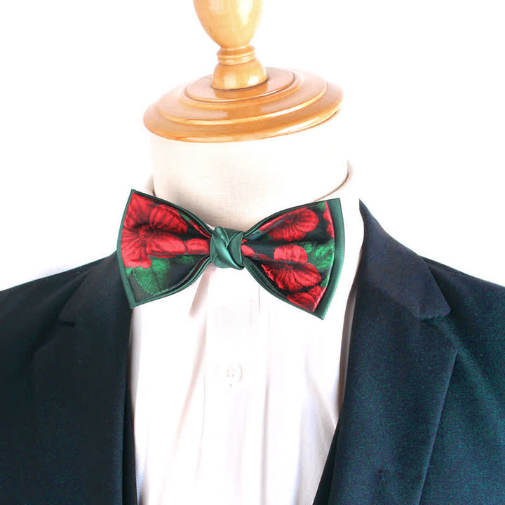 Pajarita elegante con motivos florales y botánicos para hombre