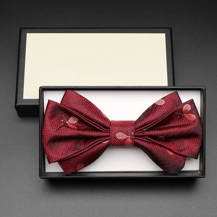 Pajarita de lujo para hombre en color burdeos con forma de raqueta de tenis