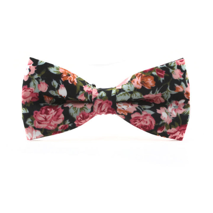 Pajarita con estampado floral de hojas de rosas teñidas para hombre