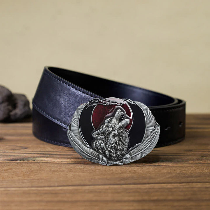 Cinturón de cuero con hebilla ovalada y diseño de lobo aullador y luna para hombre