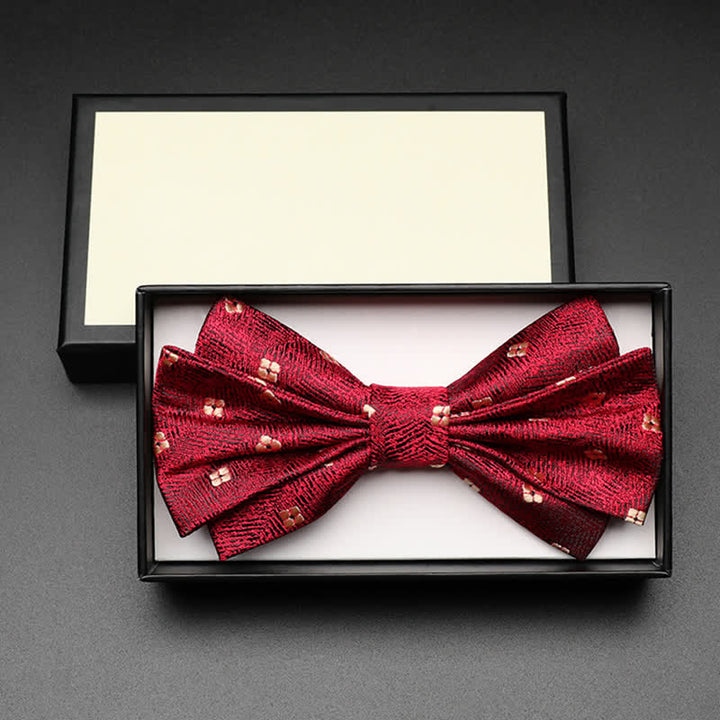 Pajarita roja con pequeñas flores perfumadas para hombre