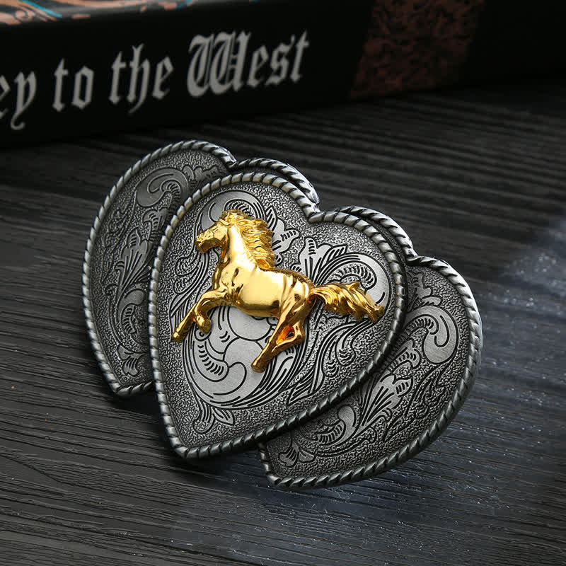 Cinturón de cuero con hebilla triple en forma de corazón y diseño de caballo para hombre