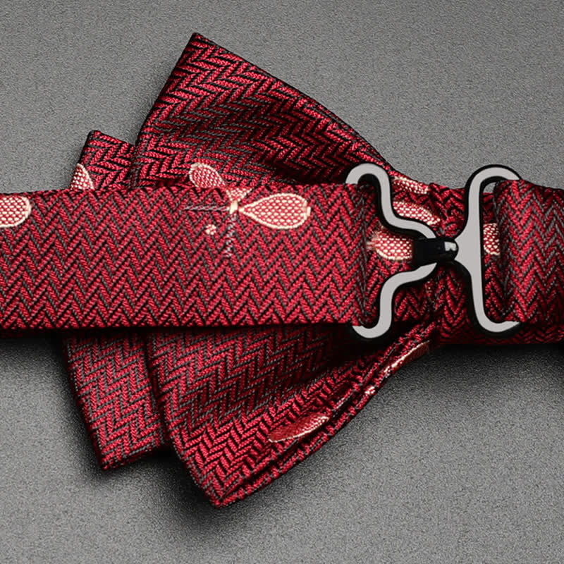 Pajarita de lujo para hombre en color burdeos con forma de raqueta de tenis