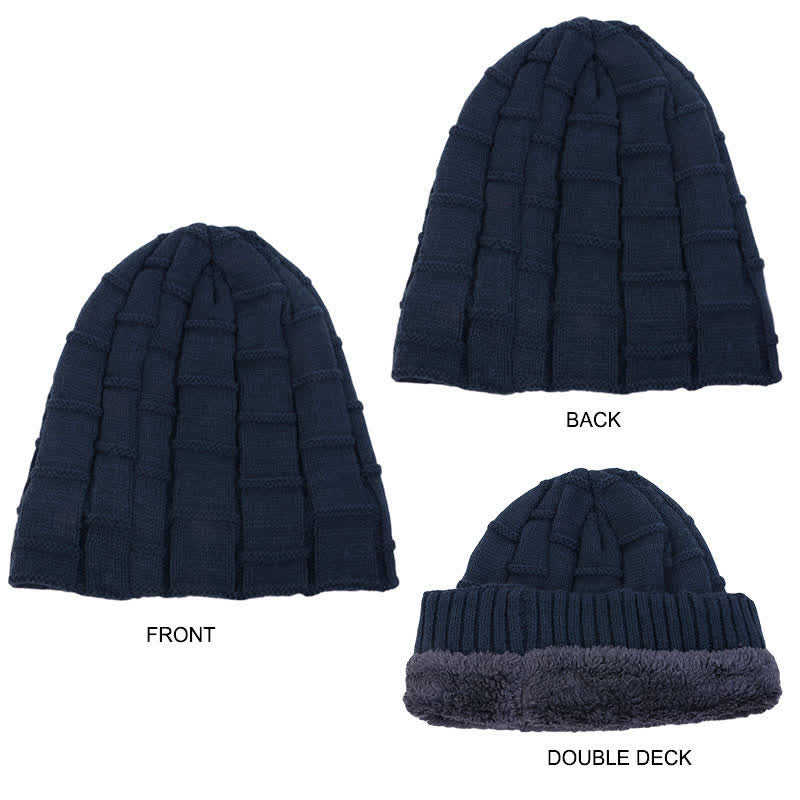 Gorro de punto cálido con forro de piel.