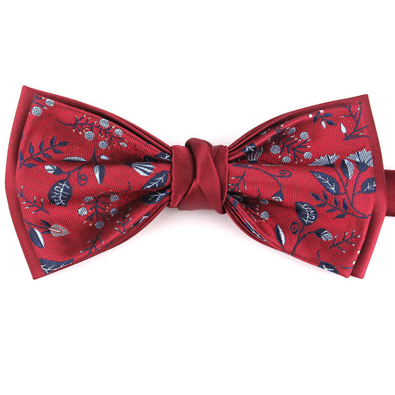 Pajarita elegante con motivos florales y botánicos para hombre