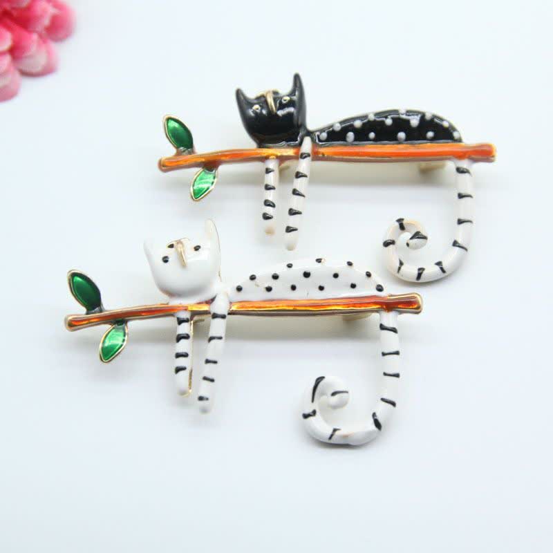 Broche de gato con lunares y gatito perezoso para mujer