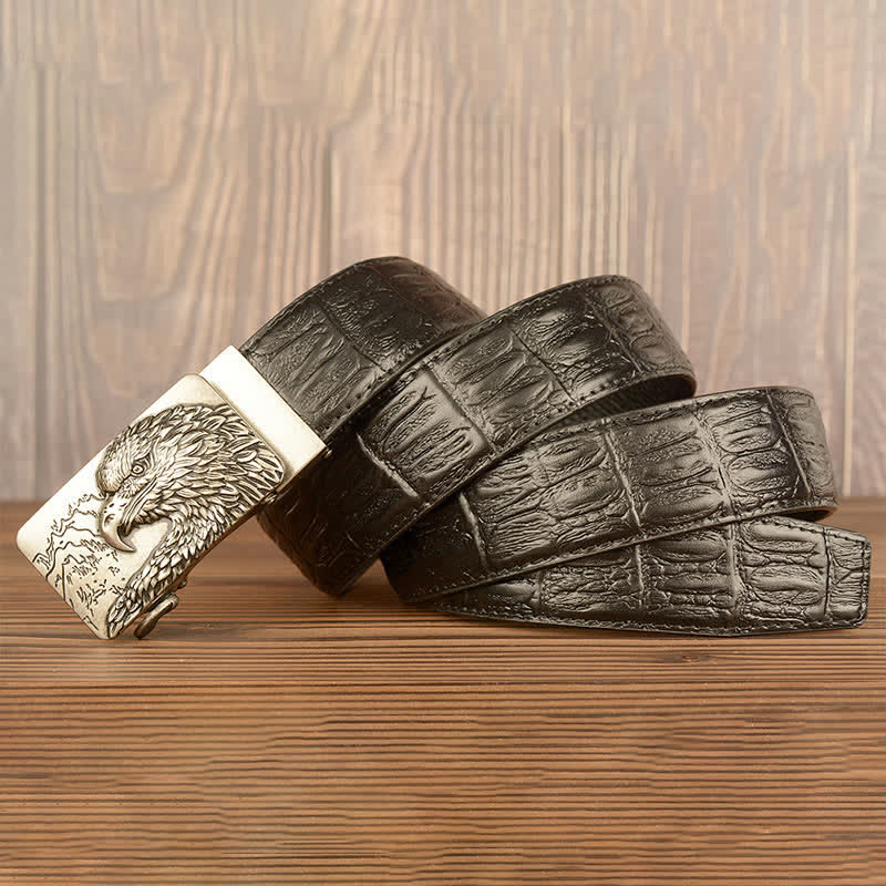 Cinturón de piel con estampado de cocodrilo y águila tallada para hombre